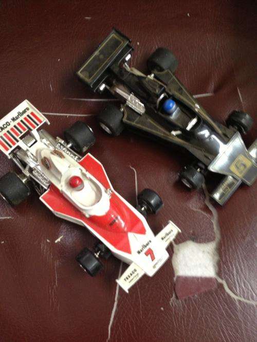 VINTAGE POLISTIL SCALECTRIC CARS 2 WITH TRACKS