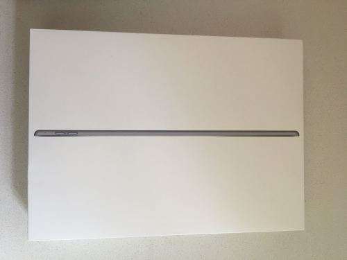 iPad Pro 12.9 + Smart Key board + case