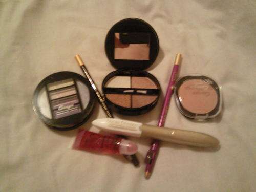 AUCTION - LADIES MAKE UP  ~*~*~CHRISTMAS SPECIAL~*~*~