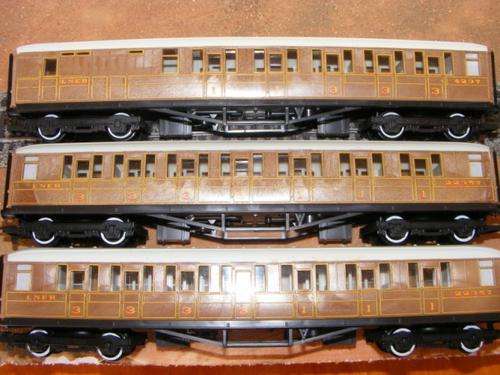 R478 HORNBY  TEAK COACHES    OO