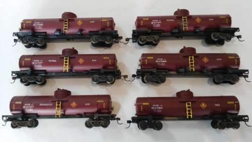 FRATESCHI  TANKERS WITH  KADEE COUPLERS