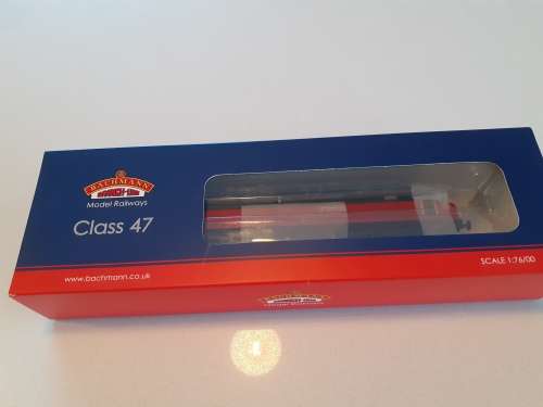 BACHMANN Class 47/4 47474 `Sir Rowland Hill` in Parcels Red and Grey