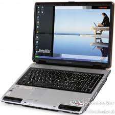 Gread!!! Toshiba Satellite P100- 425 120 GB HD and 17inch screen.1GB RAM Windows 7 ultimate loaded