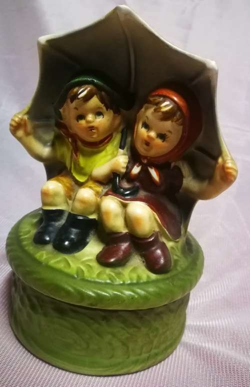 Hammel like Musical Turning Boy & Girl Figurine
