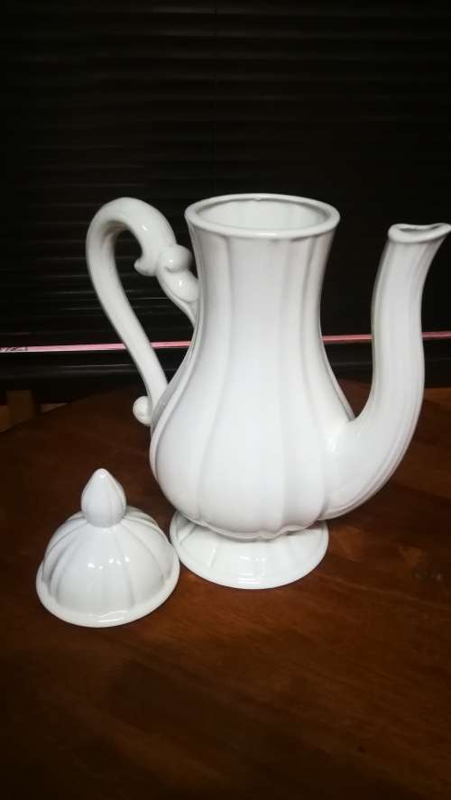 Stunning Vintage 43cm Tall Porcelain Display Jug..