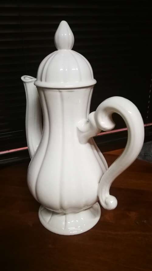 Stunning Vintage 43cm Tall Porcelain Display Jug..