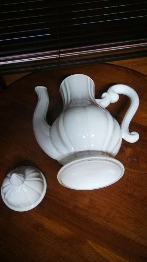 Stunning Vintage 43cm Tall Porcelain Display Jug..