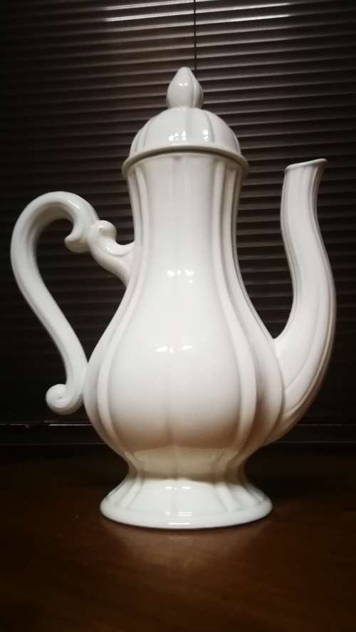 Stunning Vintage 43cm Tall Porcelain Display Jug..