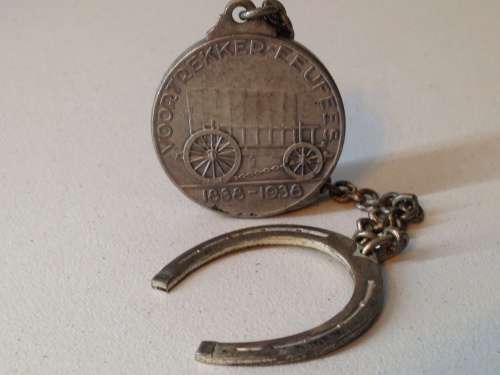 VOORTREKKER 1838 - 1938 PENDANT WITH RARE HORSE SHOE - AMAZING FIND -