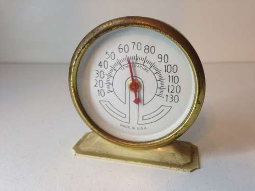 VINTAGE TEMPERATURE GUAGE - MADE IN USA - GREAT FIND -