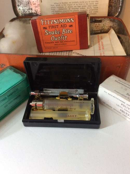 FITZSIMONS VINTAGE SNAKE BITE OUTFIT TIN - WITH CONTENTS - GREAT FIND -