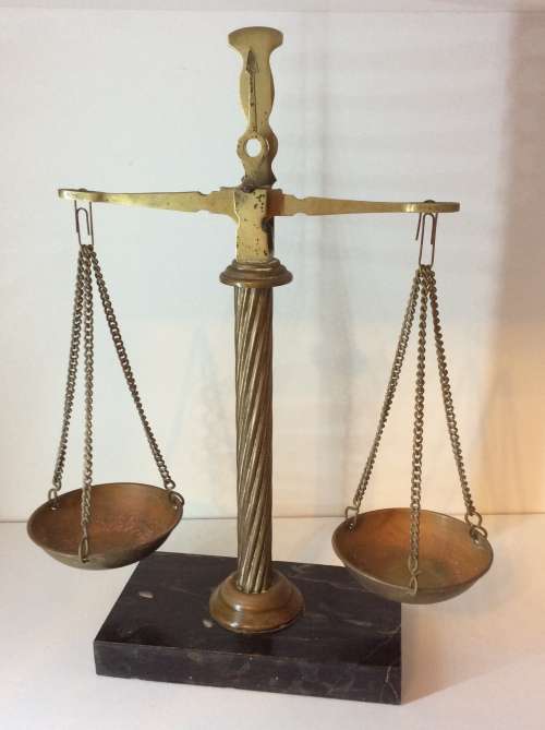 SOLID BRASS SCALE WITH STONE FOOTING - AMAZING -