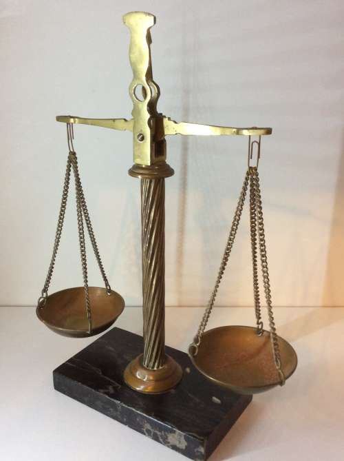 SOLID BRASS SCALE WITH STONE FOOTING - AMAZING -