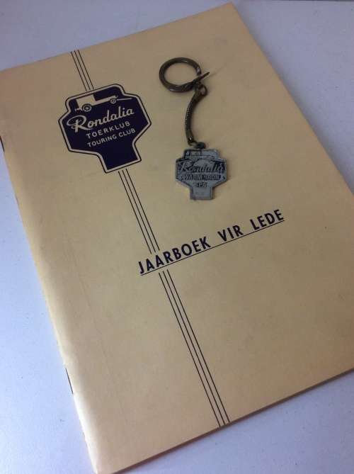 RARE RONDALIA KEY CHAIN & YEARBOOK COMBO  - GREAT FIND -