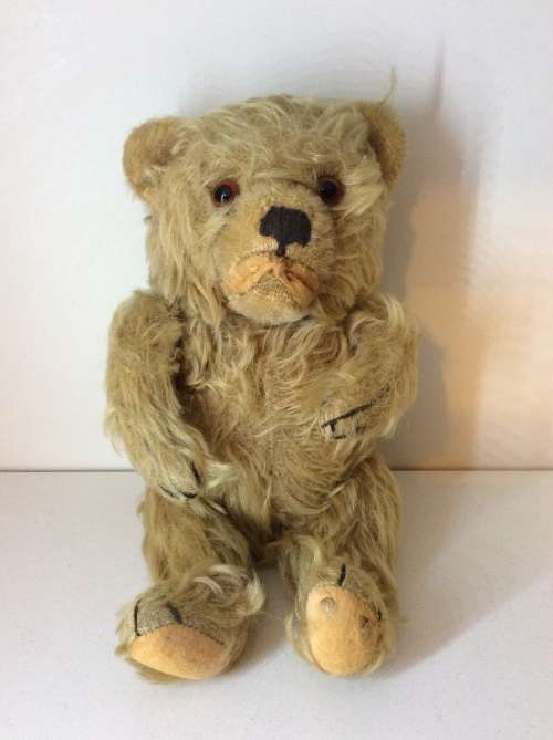 VINTAGE TEDDY BEAR - LOOKS ENGLISH - GREAT ITEM -