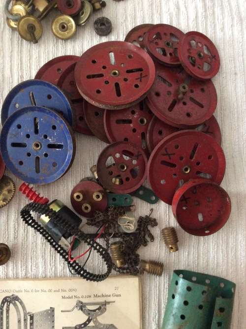 MASSIVE COLLECTION MECCANO VINTAGE BUILDING PARTS - THIS IS SOMETHING SPECIAL - MECCANO ENGLAND -
