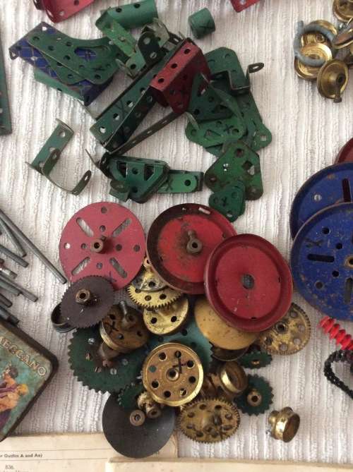 MASSIVE COLLECTION MECCANO VINTAGE BUILDING PARTS - THIS IS SOMETHING SPECIAL - MECCANO ENGLAND -
