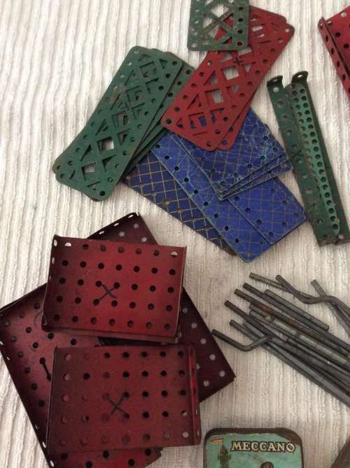 MASSIVE COLLECTION MECCANO VINTAGE BUILDING PARTS - THIS IS SOMETHING SPECIAL - MECCANO ENGLAND -