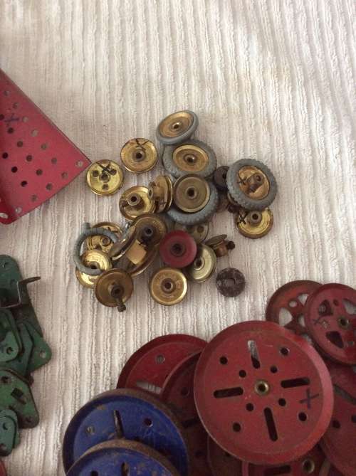 MASSIVE COLLECTION MECCANO VINTAGE BUILDING PARTS - THIS IS SOMETHING SPECIAL - MECCANO ENGLAND -