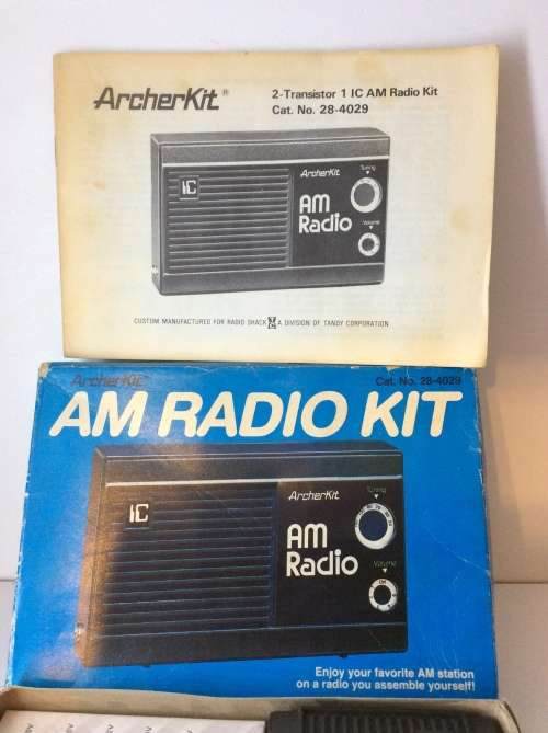 VINTAGE RADIO SHACK AM RADIO BUILDING KIT - NEVER USED 1970's  - GREAT FIND -