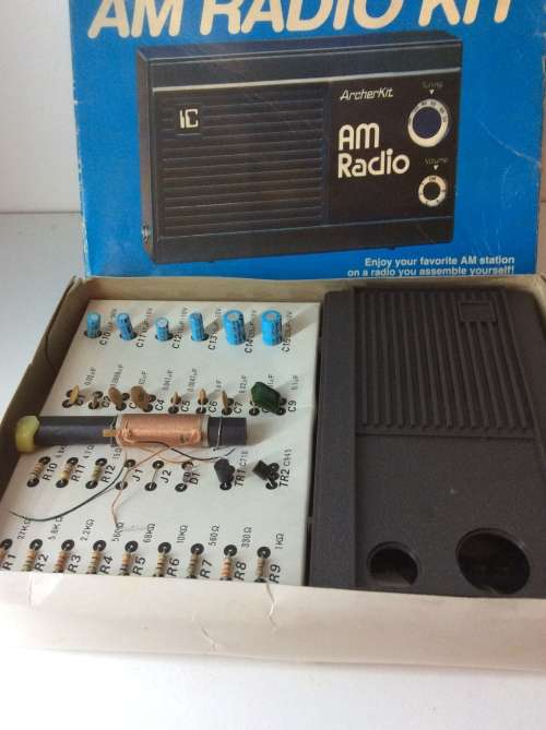 VINTAGE RADIO SHACK AM RADIO BUILDING KIT - NEVER USED 1970's  - GREAT FIND -