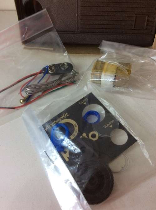 VINTAGE RADIO SHACK AM RADIO BUILDING KIT - NEVER USED 1970's  - GREAT FIND -