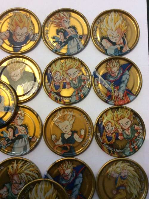 32 GOLD METAL 2003 DRAGONBAL Z  TAZOS - RARE FIND - ALL ONE BID -