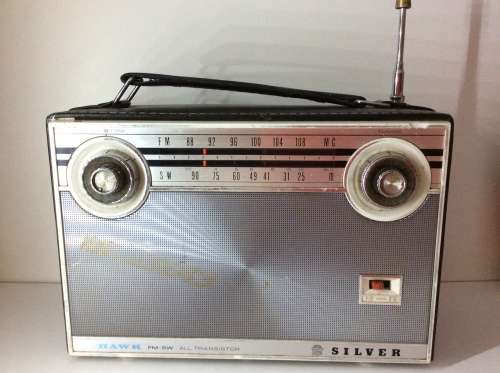 OLD HAWK SILVER 2 BAND RADIO - GREAT OLD ITEM -  WORKED WHEN TESTED -