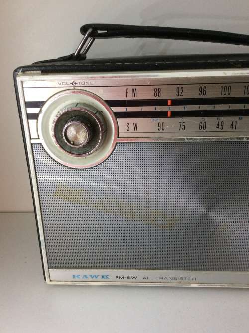 OLD HAWK SILVER 2 BAND RADIO - GREAT OLD ITEM -  WORKED WHEN TESTED -