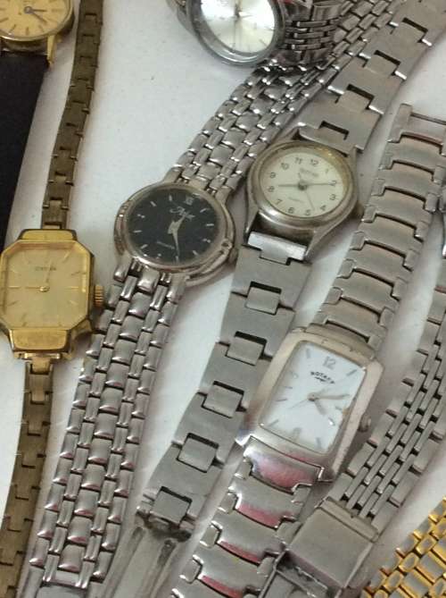 ESTATE LOT - 19 OLD/VINTAGE LADIES WATCHES - NONE TESTED - GREAT NAMES HERE - ALL ONE BID -