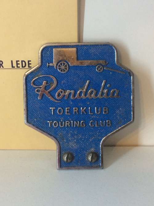 OLD RONDALIA CLUB BADGE & YEARBOOK - GREAT FIND -