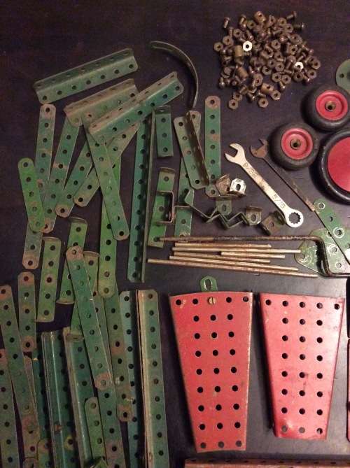 VINTAGE MECCANO ENGLAND - LARGE COLLECTION OF OVER 150 PARTS - ALL FOR ONE BID - GREAT FIND -
