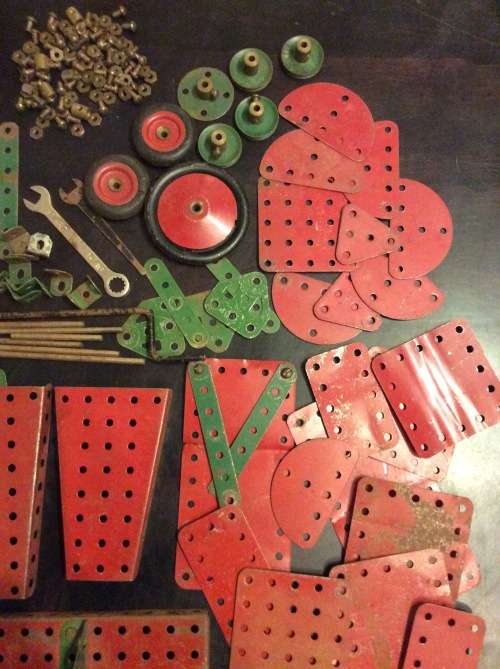 VINTAGE MECCANO ENGLAND - LARGE COLLECTION OF OVER 150 PARTS - ALL FOR ONE BID - GREAT FIND -