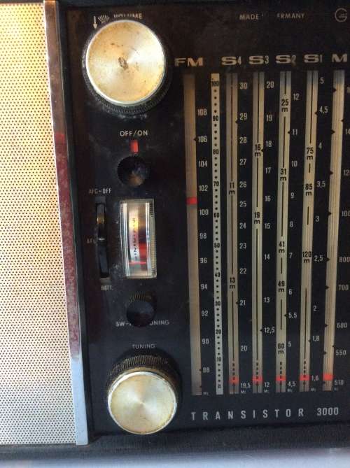 1965 GRUNDIG - OCEAN BOY 3000 TRANSISTOR RADIO - WORKING - AMAZING - PLEASE READ DESCRIPTION -