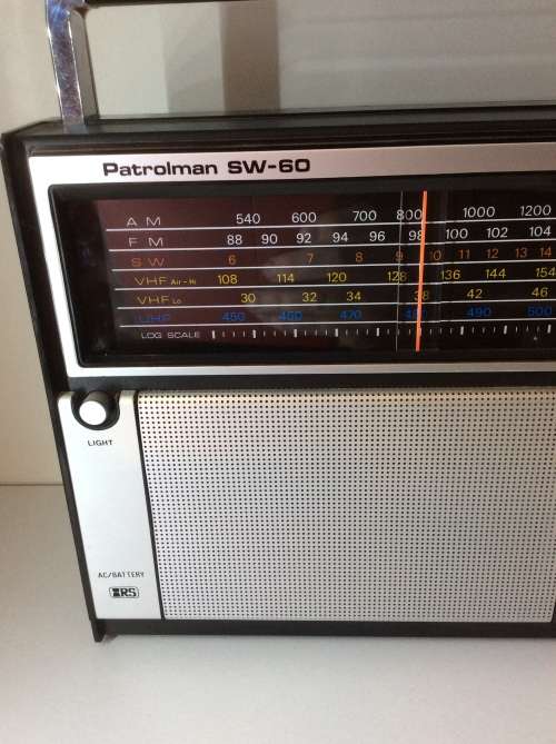 1984 RADIO SHACK - REALISTIC PATROLMAN SW60 RADIO - WORKING & NEAR MINT CONDITION -