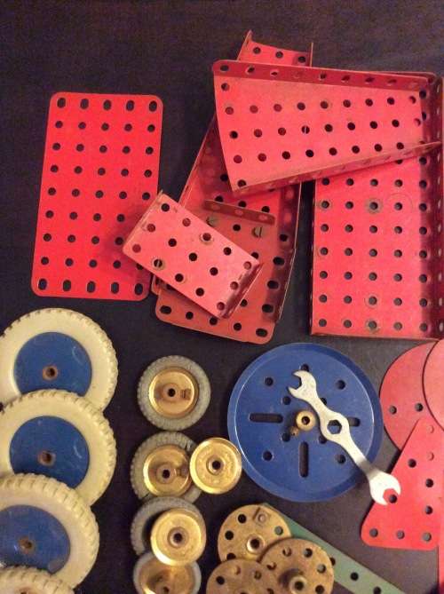 VINTAGE MECCANO ENGLAND - MASSIVE JOBLOT - ALL FOR ONE BID - GREAT FIND -