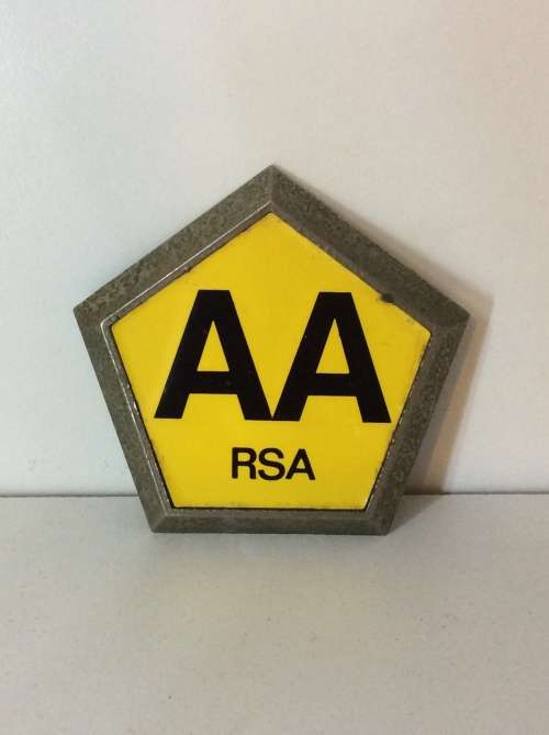 VINTAGE AA CAR BADGE - GREAT ITEM -