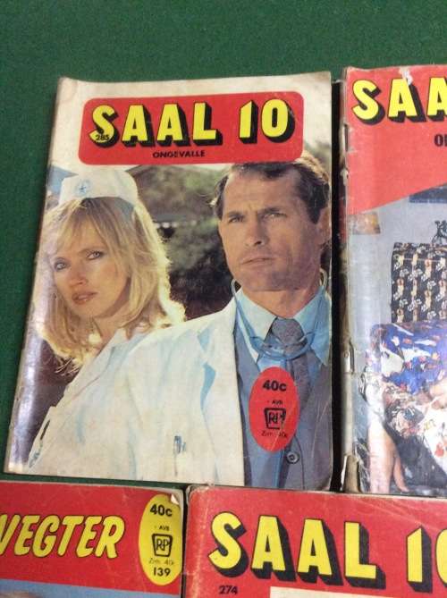 1970s AFRIKAANS 5 PICTURE BOOKS - BID PER BOOKLET TO TAKE THE LOT - CONDITION WELL READ -