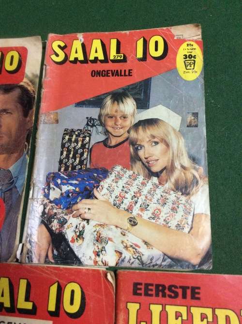 1970s AFRIKAANS 5 PICTURE BOOKS - BID PER BOOKLET TO TAKE THE LOT - CONDITION WELL READ -