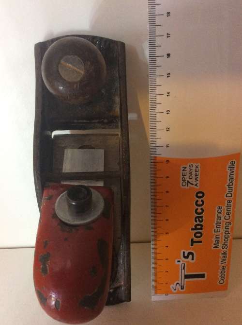 SMALL WOODWORK PLANE - AS PER PHOTOS -