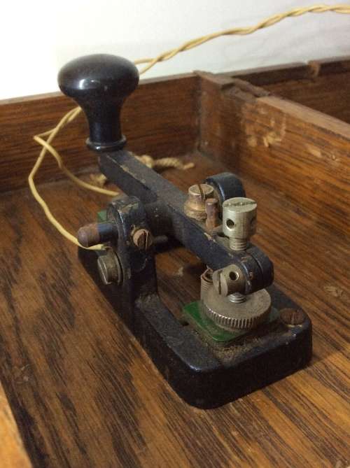 1910s to 1920s EDISON BEL CRYSTAL RADIO CASE - CONVERTED WITH MORSE CODE KEY - SPECIAL ITEM -