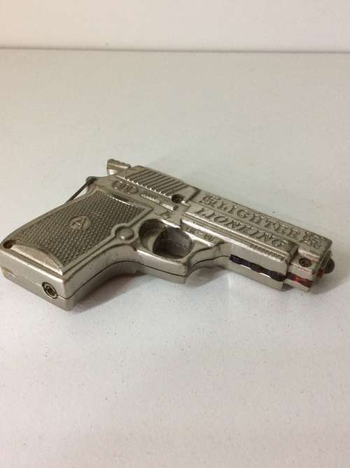 VINTAGE REVOLVER LIGHTER - SUPER COOL -