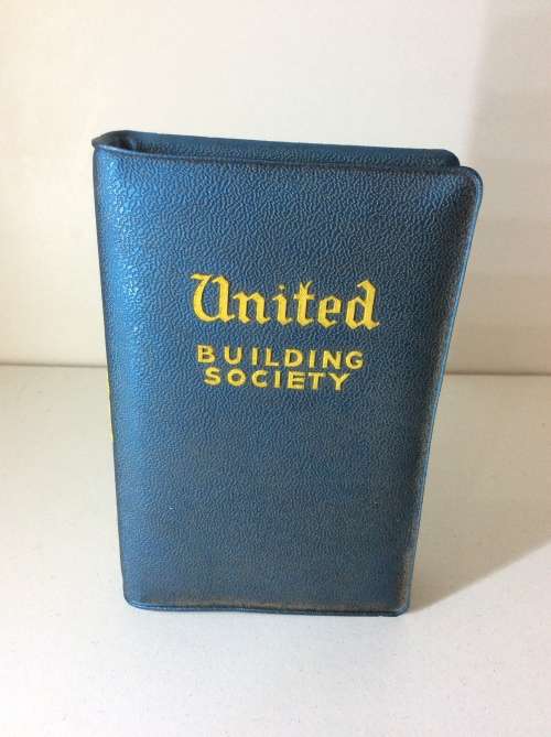 UNITED VINTAGE SAVINGS BANK - NO KEY BUT GREAT CONDITION -