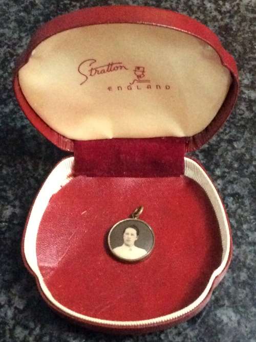 LATE 1800s MINIATURE PICTURE LOCKET - BRASS - WHAT A UNIQUE ITEM -