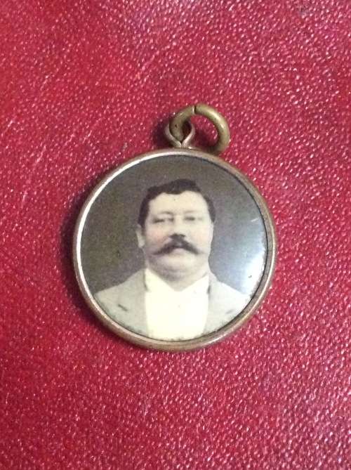 LATE 1800s MINIATURE PICTURE LOCKET - BRASS - WHAT A UNIQUE ITEM -