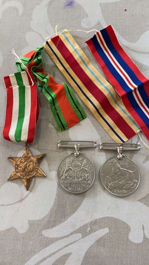 WW II MEDAL GROUP - ISSUED TO SAME SOLDIER