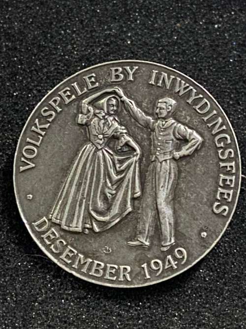 SILVER HALLMARKED 1949 AFRICANA PIN BADGE