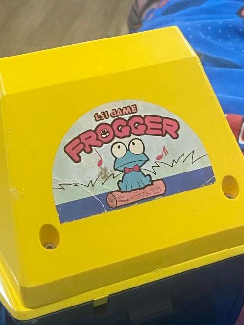 1982 FROGGER ARCADE GAME - WORKING IN VERY GOOD CONDITION -