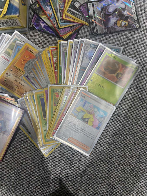 LOT OF HOLOGRAPHIC POKÉMON CARDS (READ DESCRIPTION)
