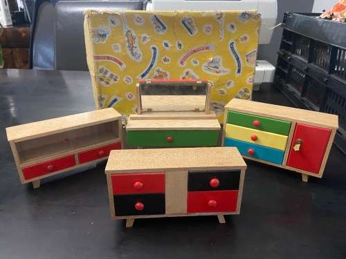 1970s JAPAN MADE DOLL HOUSE FURNITURE - NEW OLD STOCK - STUNNING SET -